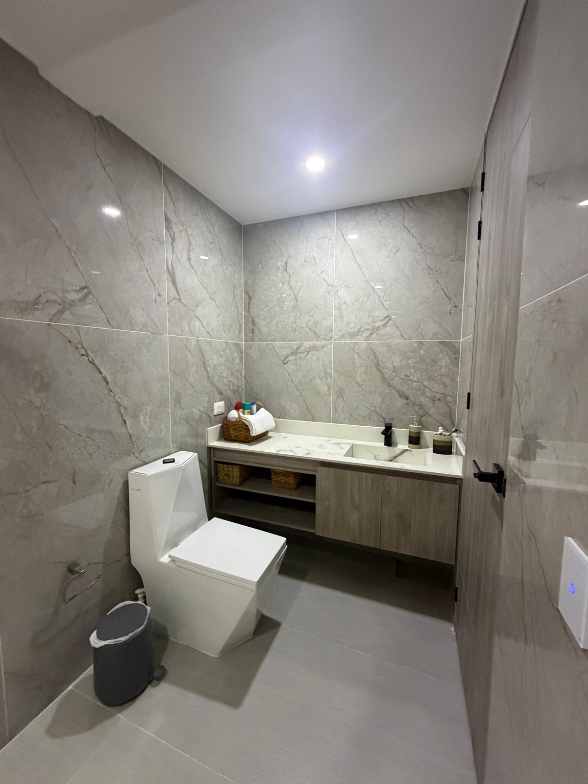 Apartamento amoblado en venta en Pance, Cali — Primer piso, 175 m², remodelado