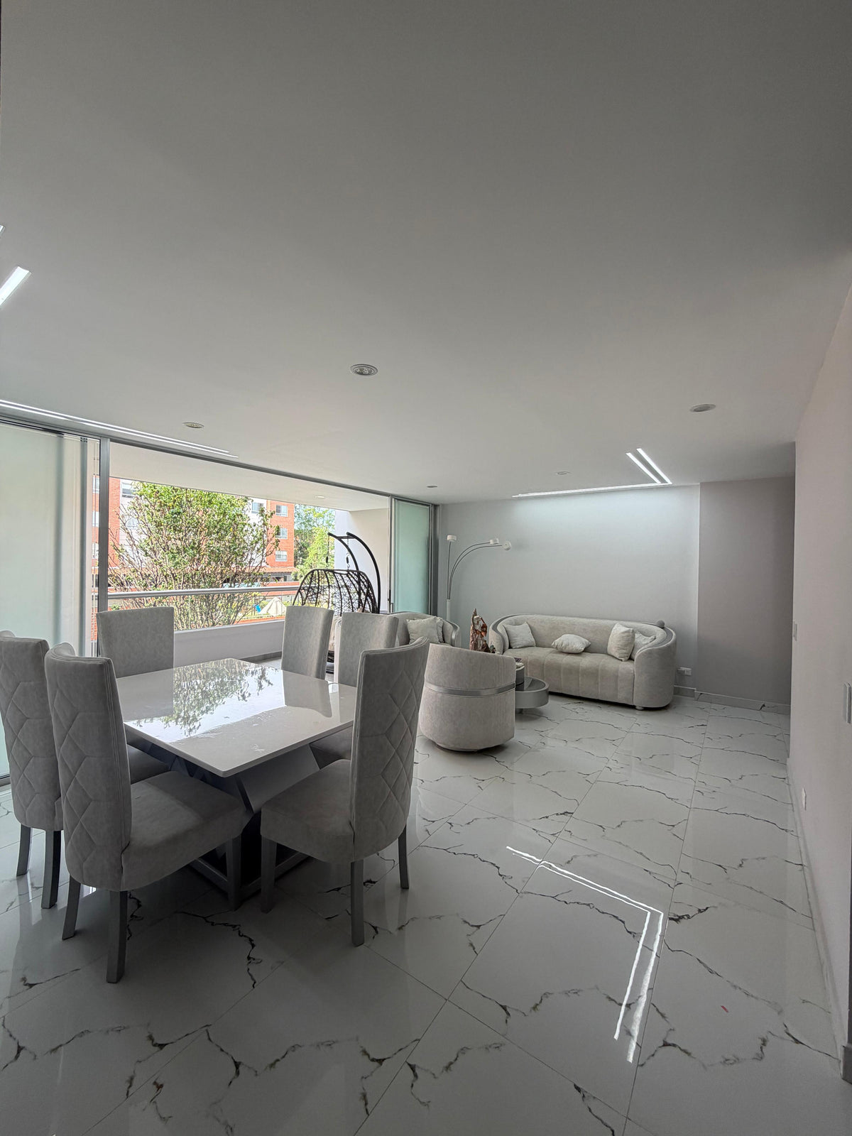 Apartamento amoblado en venta en Pance, Cali — Primer piso, 175 m², remodelado