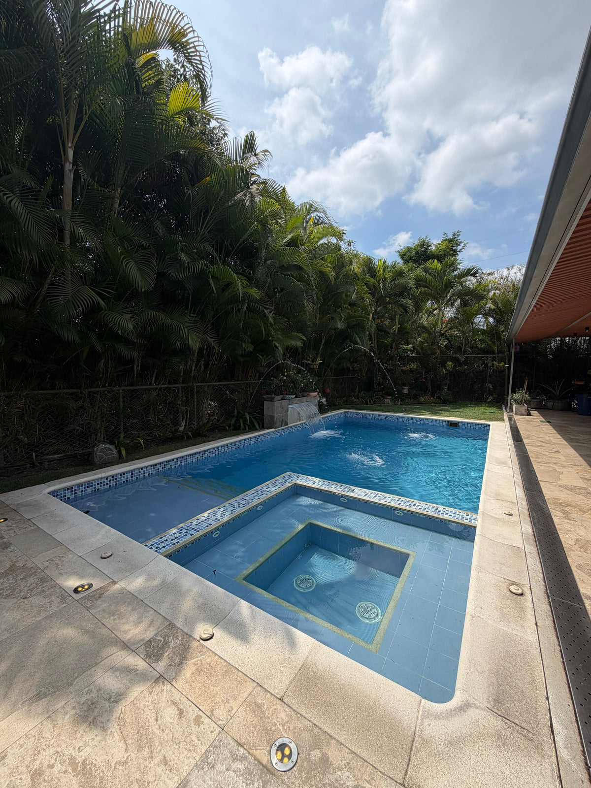 Casa en condominio en venta en Pance, Cali — 396 m², piscina, jacuzzi y domótica
