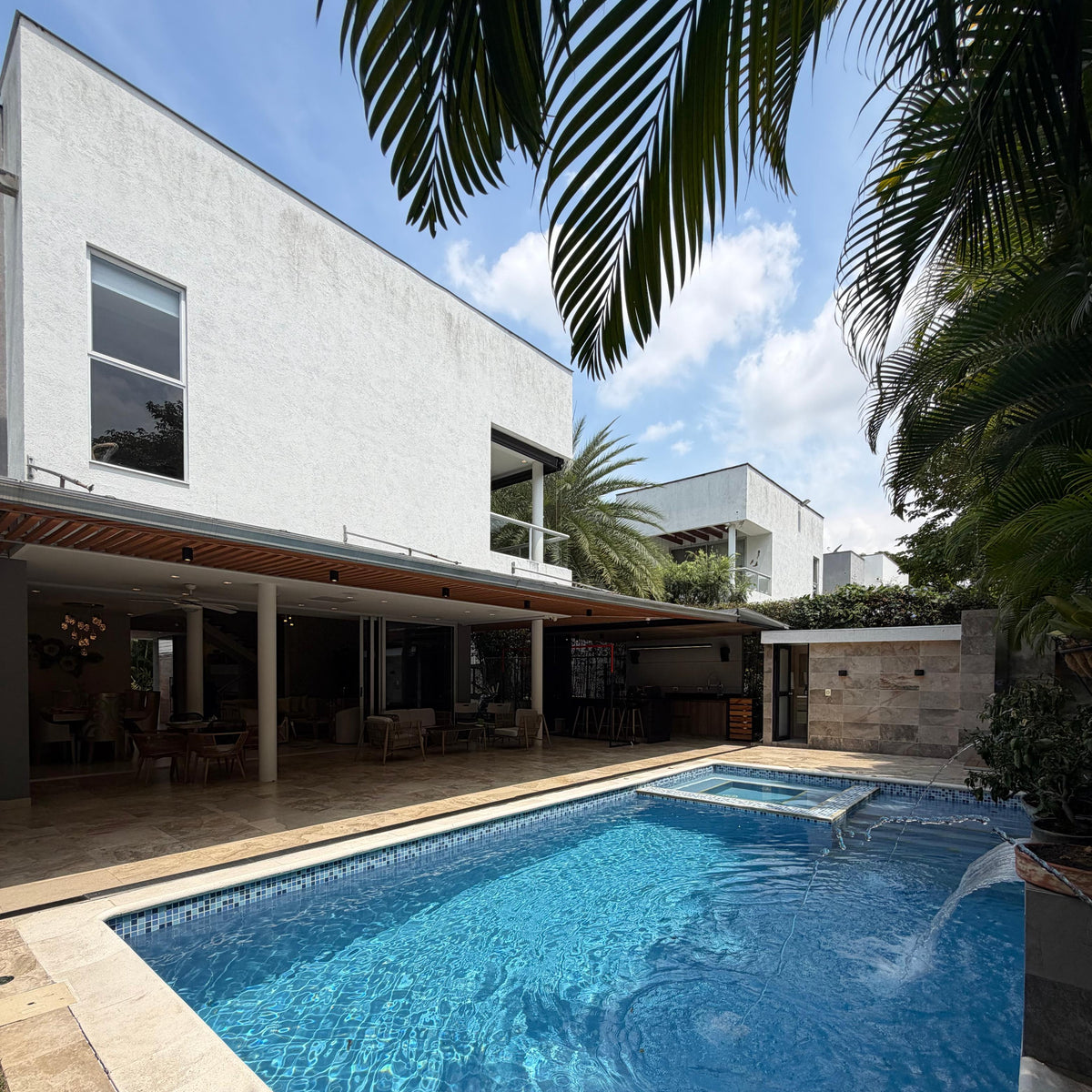 Casa en condominio en venta en Pance, Cali — 396 m², piscina, jacuzzi y domótica