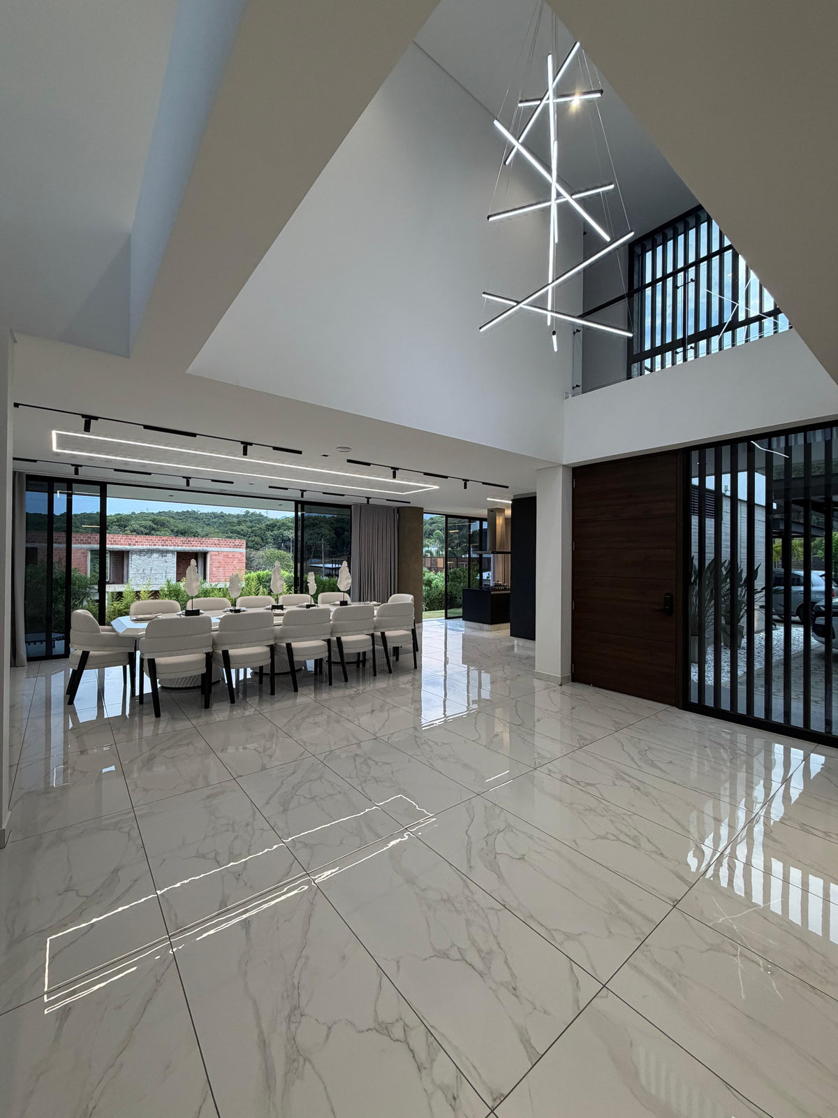 Casa en condominio en venta en Pance, Cali — 380 m² sobre lote de 1.700 m², sala de cine y gimnasio