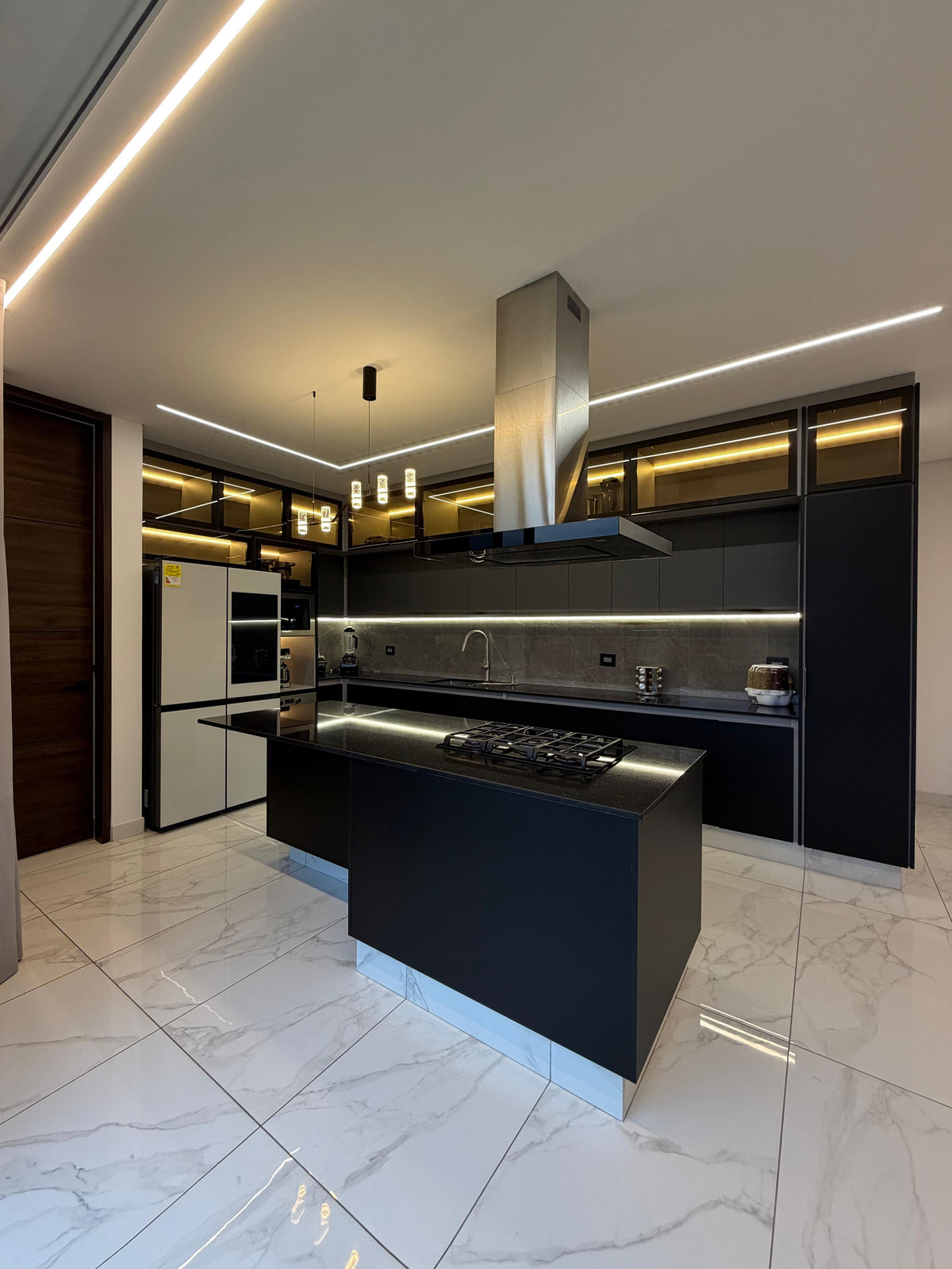 Casa en condominio en venta en Pance, Cali — 380 m² sobre lote de 1.700 m², sala de cine y gimnasio