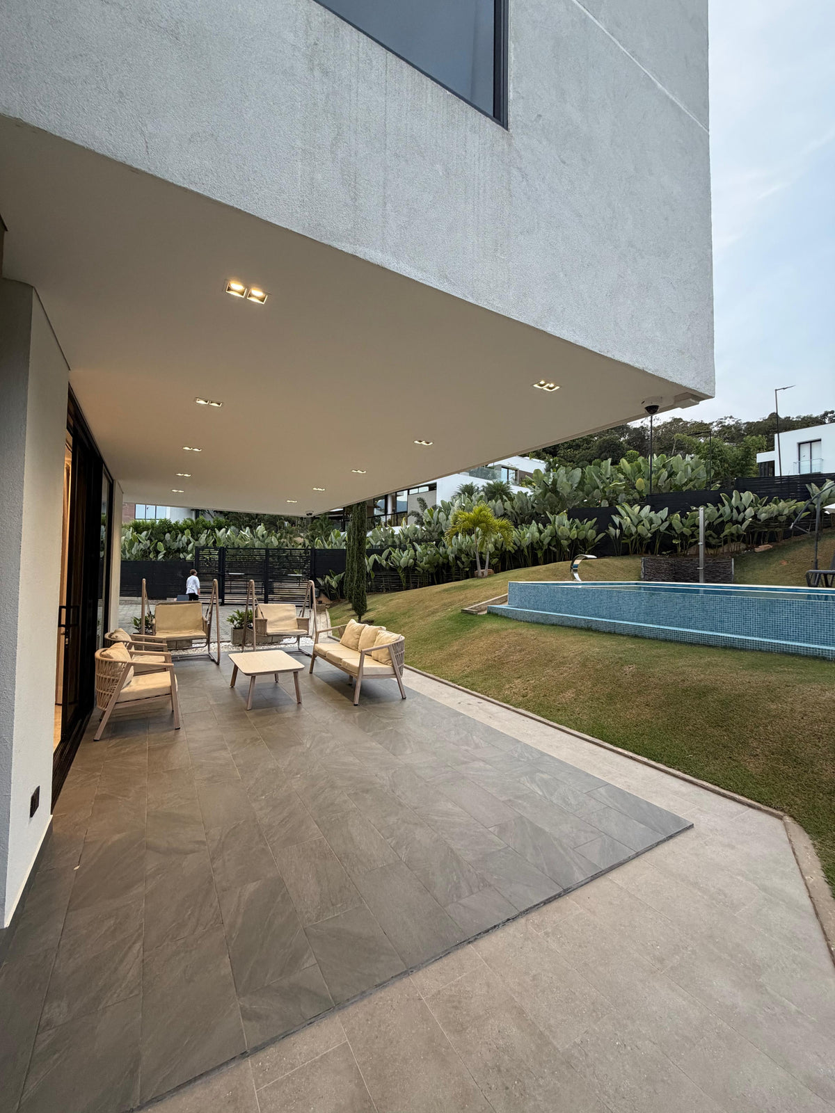 Casa en condominio en venta en Pance, Cali — 380 m² sobre lote de 1.700 m², sala de cine y gimnasio