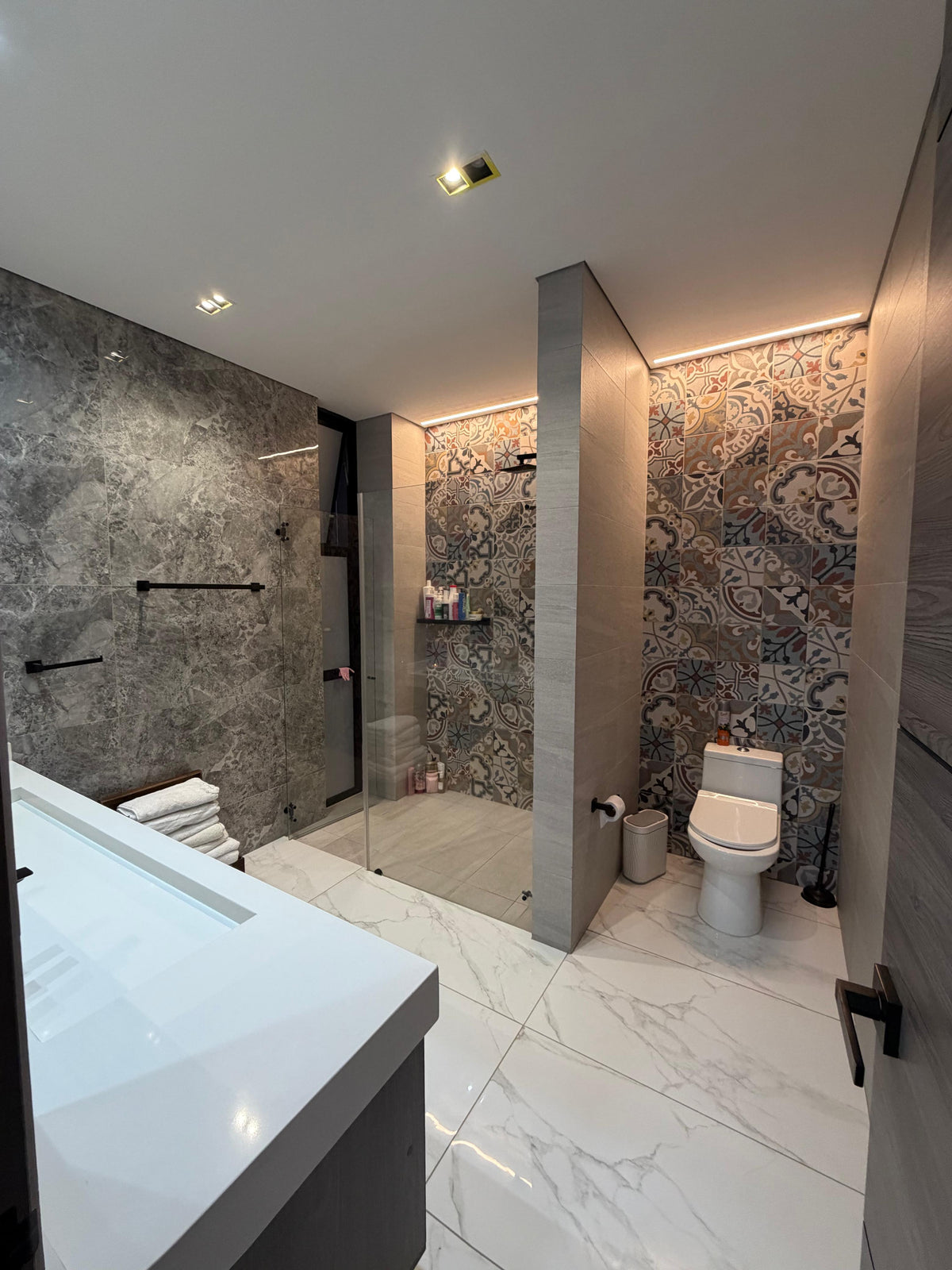 Casa en condominio en venta en Pance, Cali — 380 m² sobre lote de 1.700 m², sala de cine y gimnasio