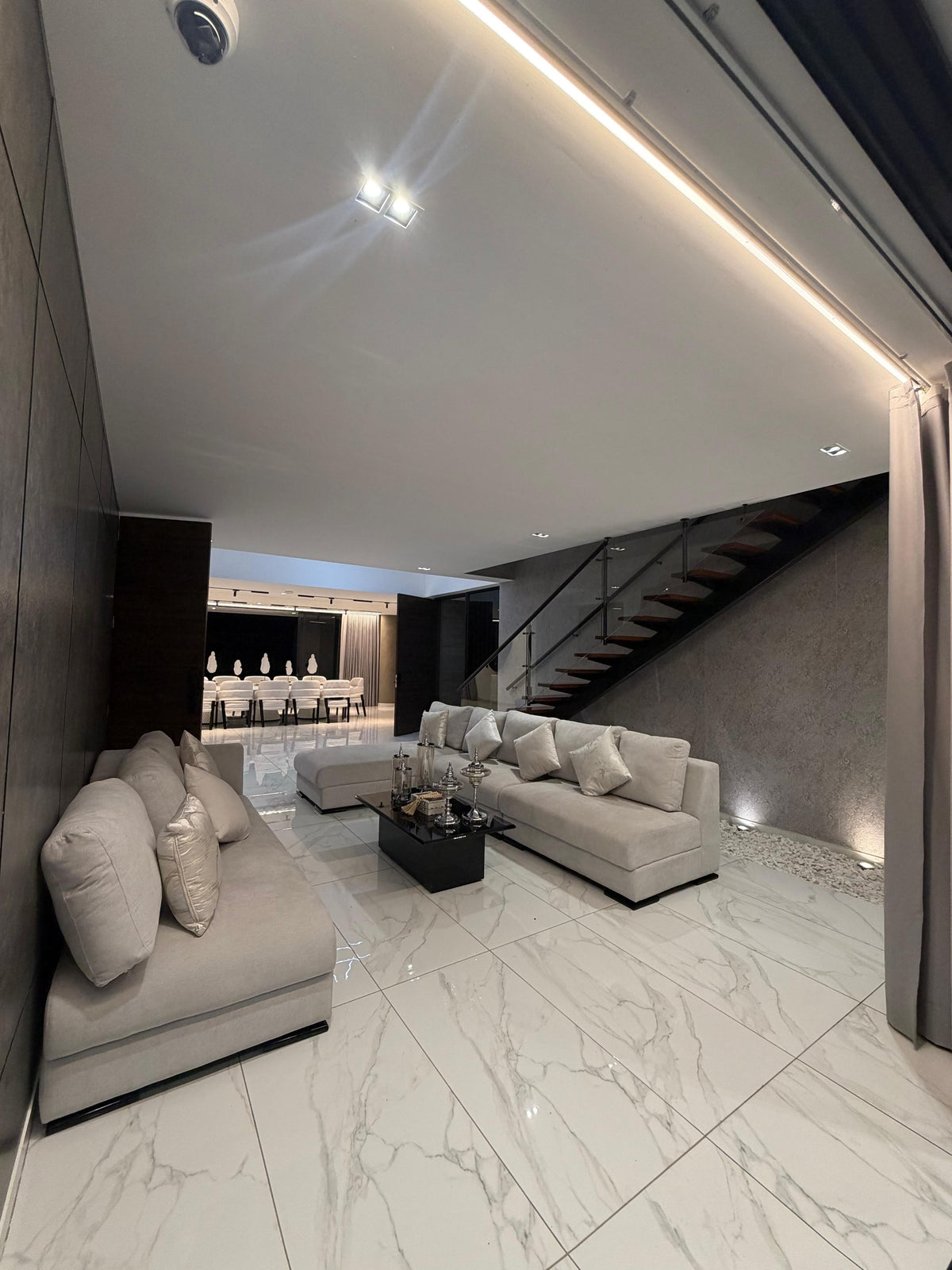 Casa en condominio en venta en Pance, Cali — 380 m² sobre lote de 1.700 m², sala de cine y gimnasio