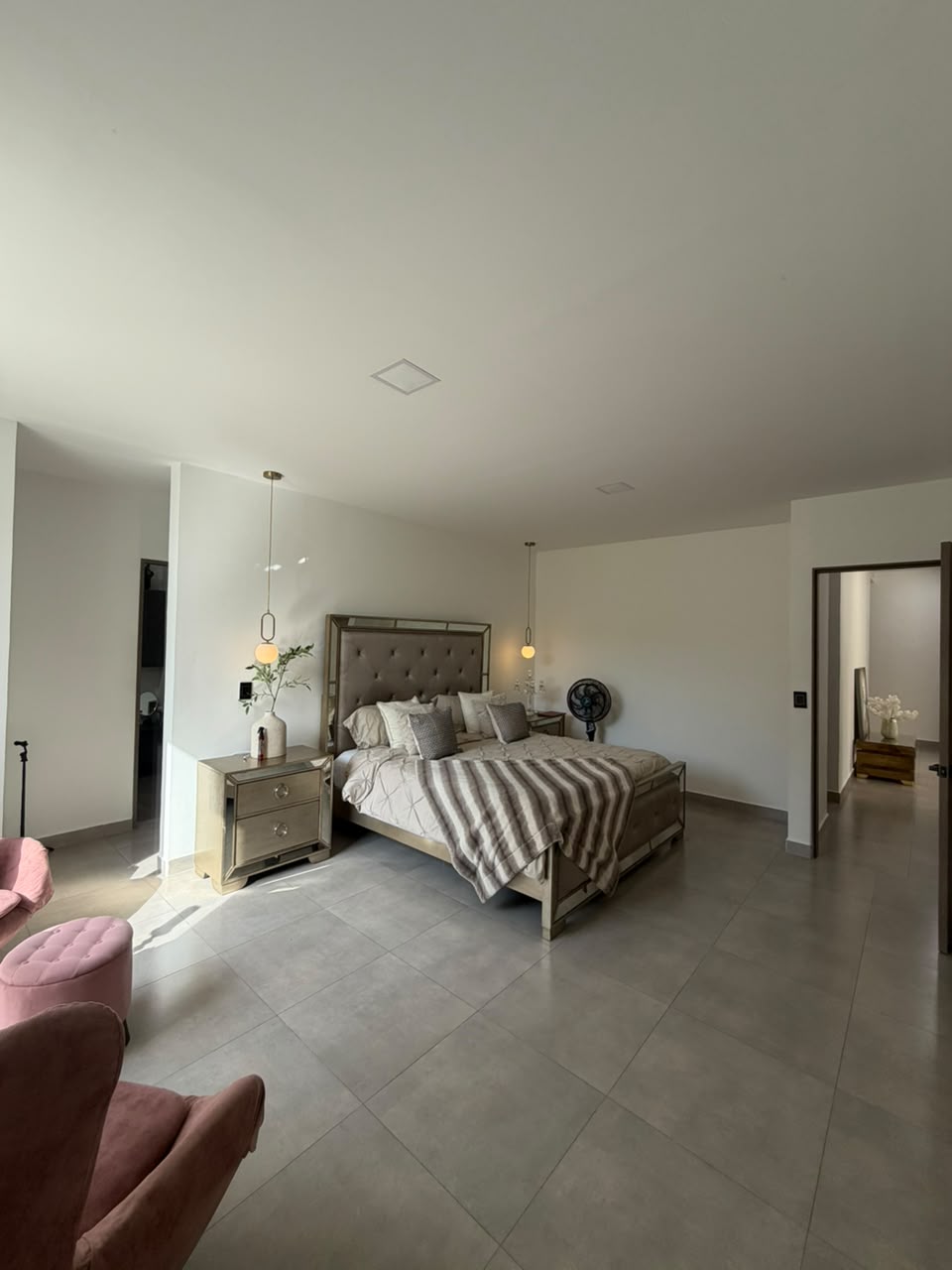 Casa en venta en La Morada, Jamundí — 400 m² sobre lote de 1.500 m², piscina y paneles solares