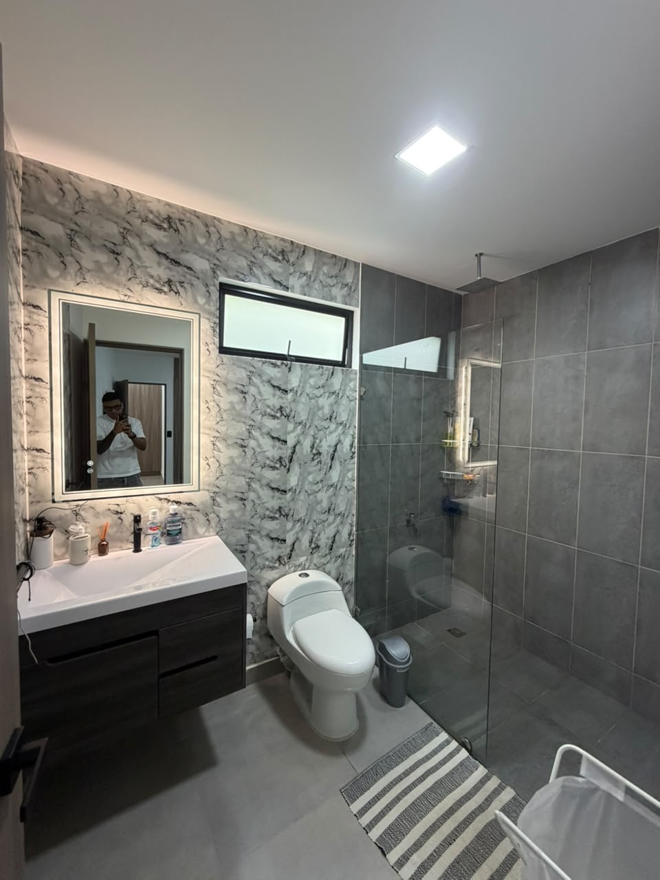 Casa en venta en La Morada, Jamundí — 400 m² sobre lote de 1.500 m², piscina y paneles solares