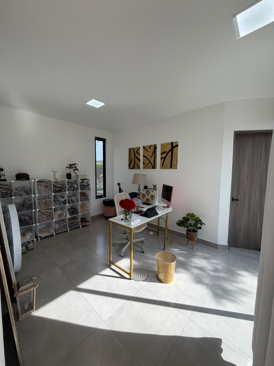 Casa en venta en La Morada, Jamundí — 400 m² sobre lote de 1.500 m², piscina y paneles solares